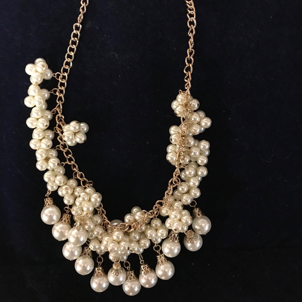 francesca’s collections] pearl necklac